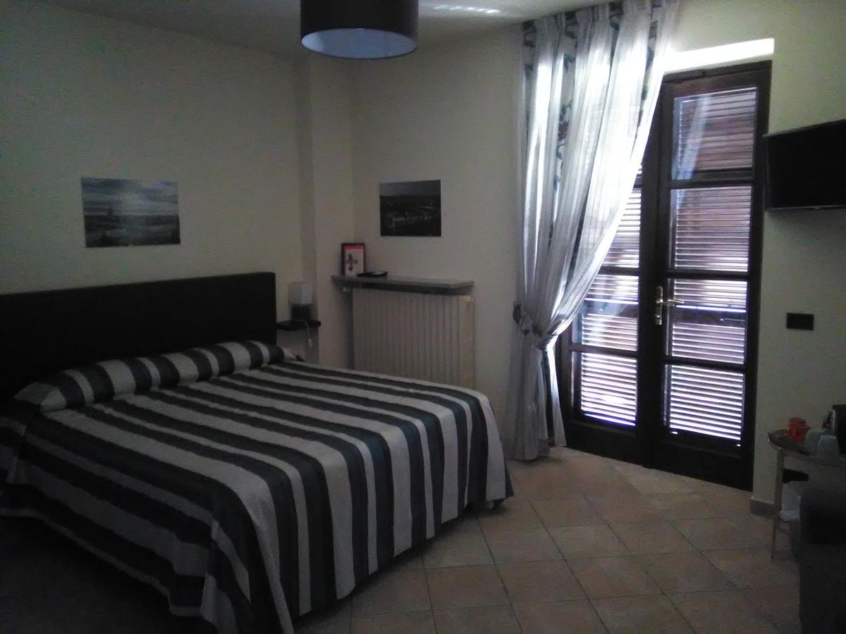 Casa Molly Hotell La Morra Eksteriør bilde